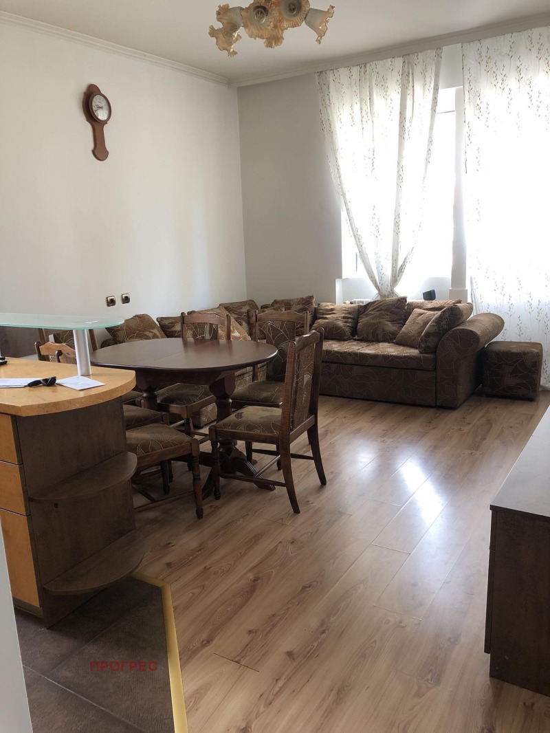 Zu vermieten  2 Schlafzimmer Plowdiw , Karschijaka , 96 qm | 40329579 - Bild [2]