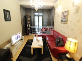 1 chambre Gratska mahala, Varna