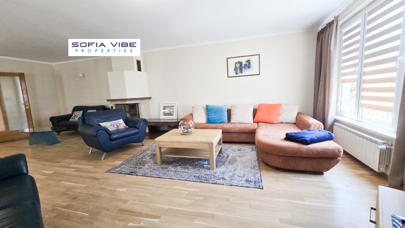 Kiadó  3 hálószobás Sofia , Iztok , 176 négyzetméter | 69583221
