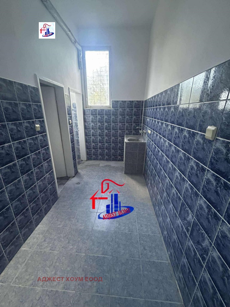 Издаје се  Схоп Разград , Промишлена зона - Запад , 495 м2 | 17198017 - слика [10]