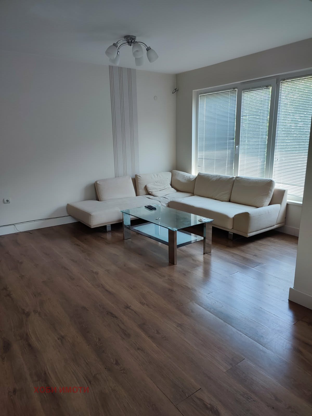 Дава под наем 3-СТАЕН, гр. Пловдив, Център