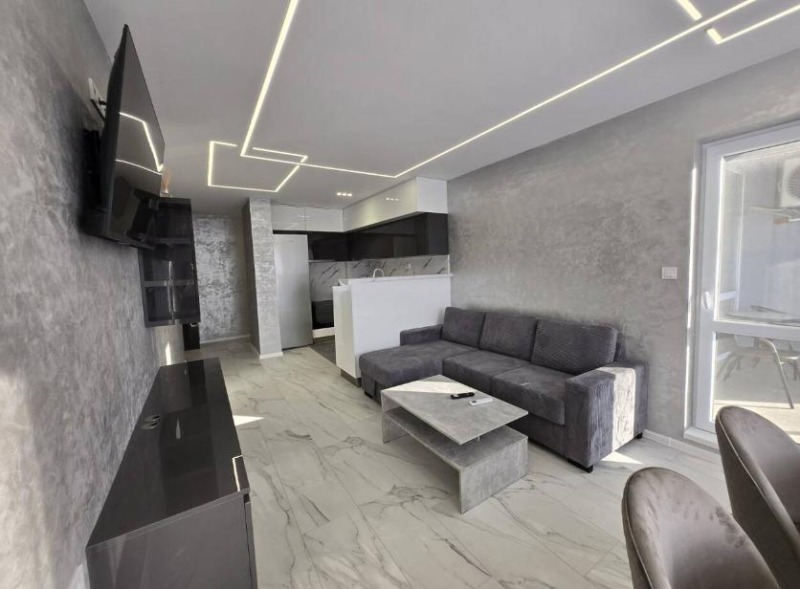 Дава под нем  3-стаен, град Пловдив, Съдийски •  700 EUR • ID 77765080 — holmes.bg - [1] 
