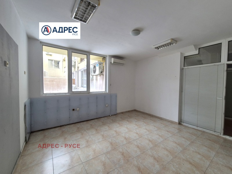 Дава под наем ОФИС, гр. Русе, Център, снимка 2 - Офиси - 53355600