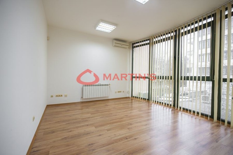 Para alugar  Escritório Sofia , Lozenec , 70 m² | 53859871