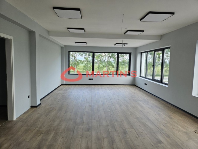 Vuokrattavana  Toimisto Sofia , Vraždebna , 76 neliömetriä | 57185376