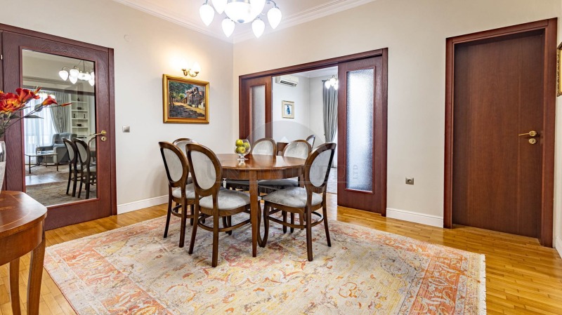 Zu vermieten  3 Schlafzimmer Sofia , Zentar , 130 qm | 72579996 - Bild [4]