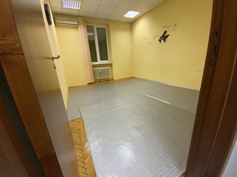 De inchiriat  3+ dormitor Sofia , Zona B-18 , 100 mp | 20231408 - imagine [8]
