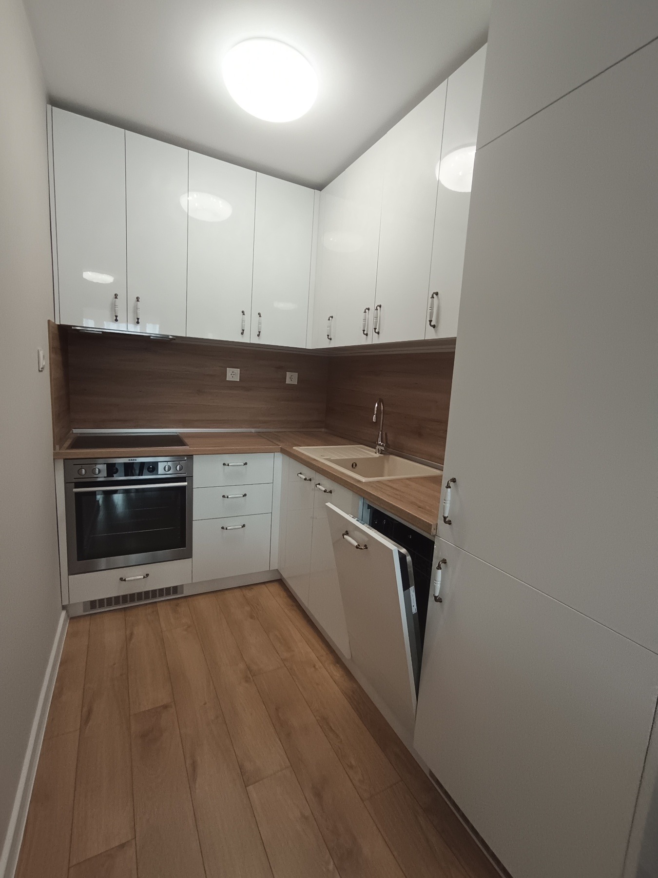 Дава под наем 3-СТАЕН, гр. Благоевград, Широк център, снимка 2 - Апартаменти - 53862155