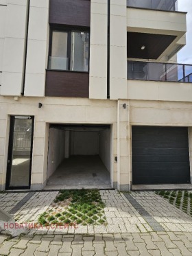 Garage Lozenets, Sofia
