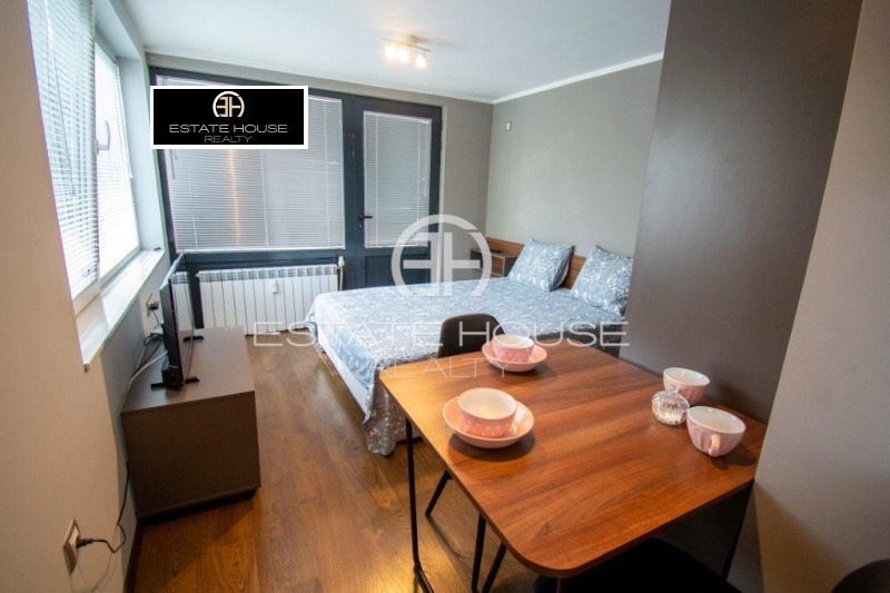 Дава под нем  1-стаен, град София, Студентски град •  382 EUR • ID 52723278 — holmes.bg - [1] 