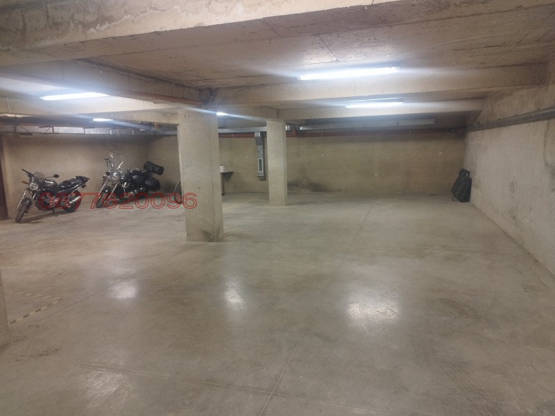 Дава под наем ГАРАЖ, ПАРКОМЯСТО, гр. Варна, Левски 1, снимка 2 - Гаражи и паркоместа - 52778999