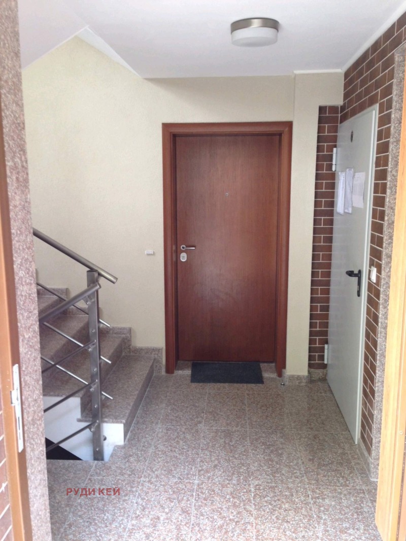 Дава под Наем ОФИС в град Варна, Окръжна болница-Генерали - 30 кв.м / 260 € » 508.52 лв., РУДИ КЕЙ