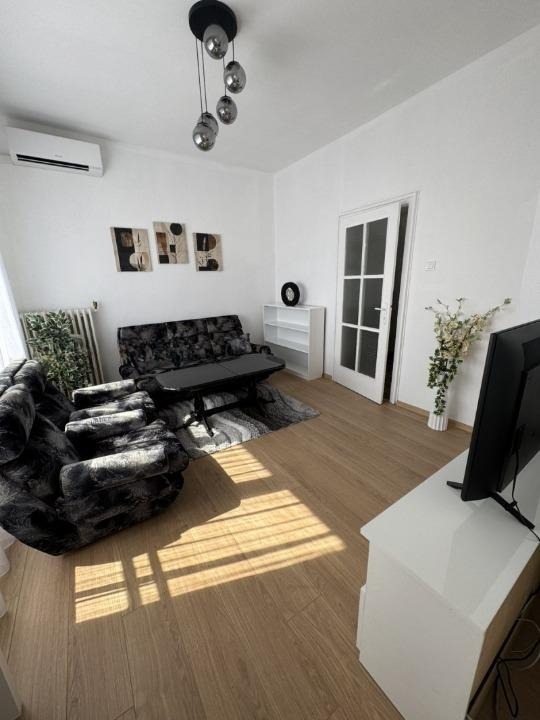 В оренду  3 кімнатна Пловдив , Център , 100 кв.м | 94680258
