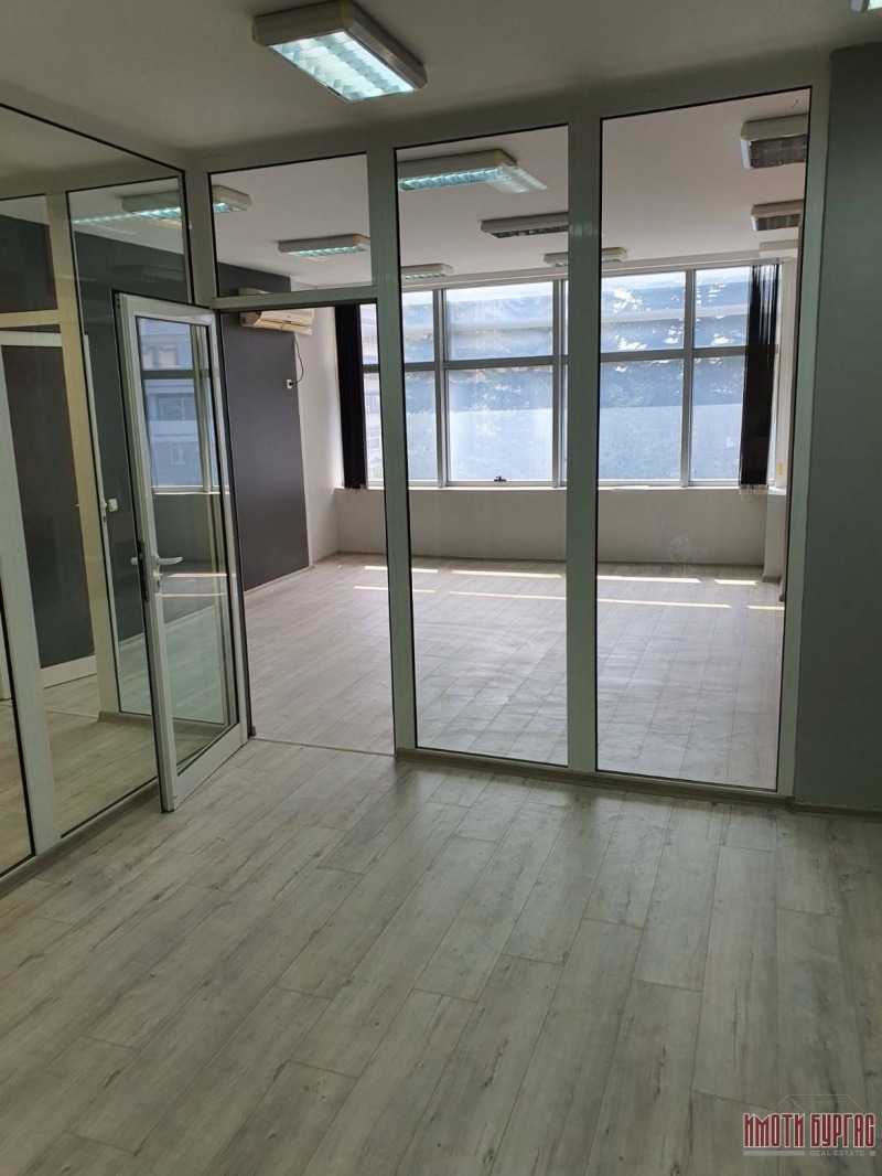 Do wynajęcia  Biuro Burgas , Centar , 60 mkw | 57304075