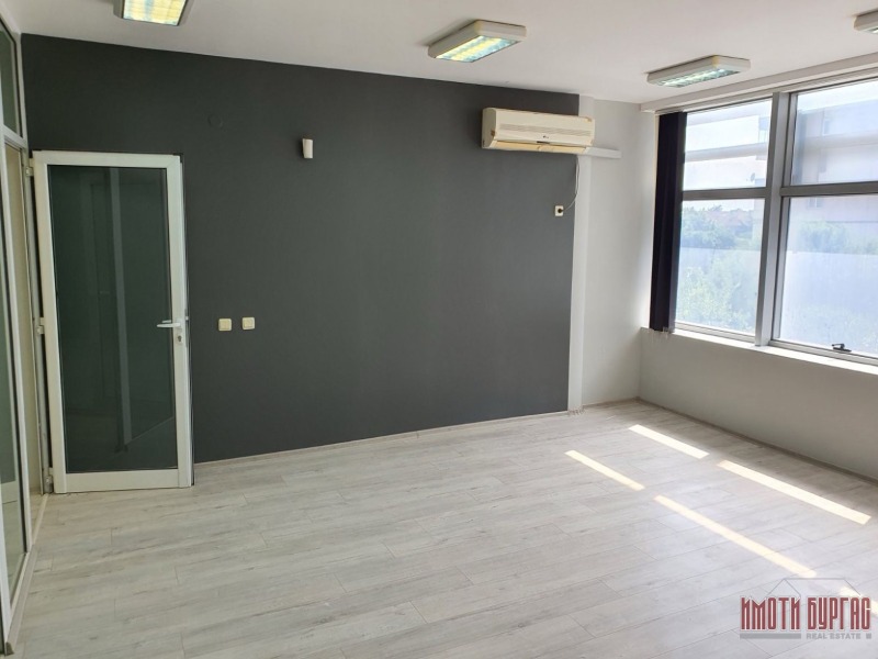 Do wynajęcia  Biuro Burgas , Centar , 60 mkw | 57304075 - obraz [2]