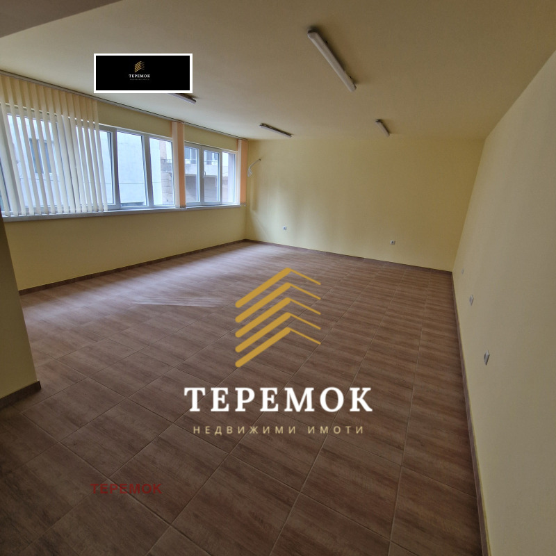Дава под Наем ОФИС в град Шумен, Център - 48 кв.м / 255 € » 498.74 лв., ТЕРЕМОК