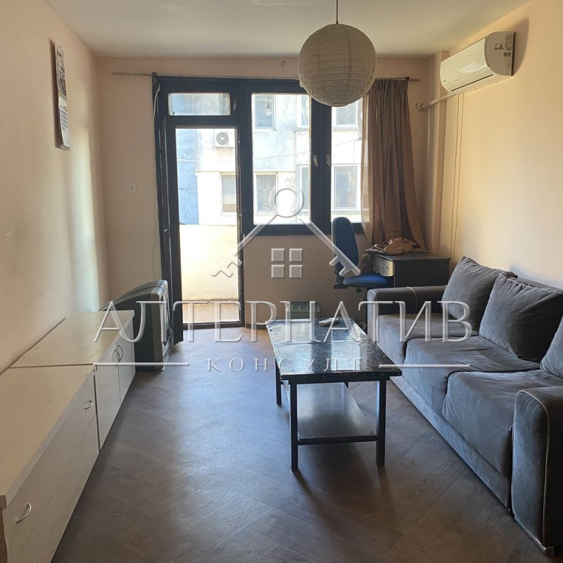 A louer  1 chambre Bourgas , Vazrajdane , 82 m² | 33805609