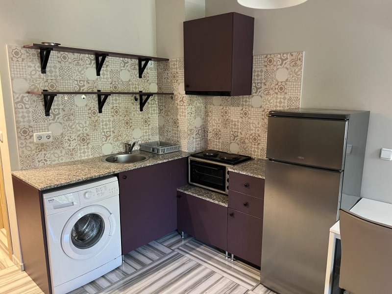 För uthyrning  Studio Sofia , Studentski grad , 46 kvm | 84950504 - bild [3]