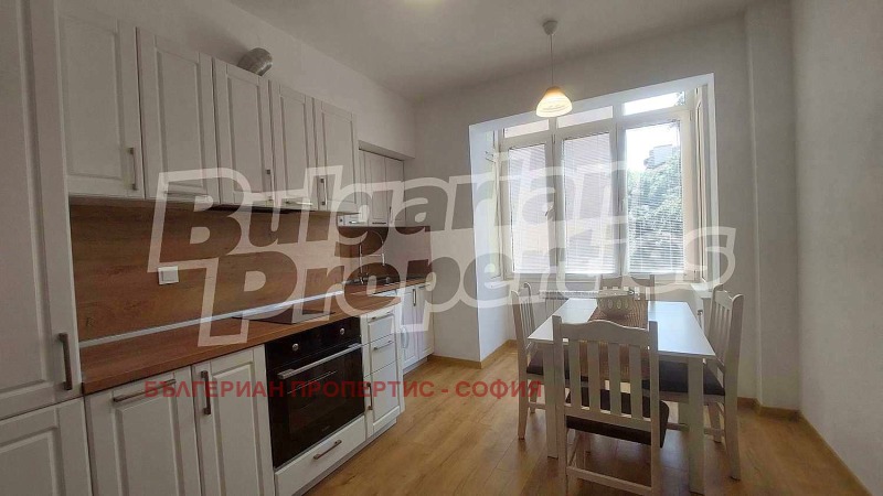 Издаје се  1 спаваћа соба Софија , Центар , 50 м2 | 86066753