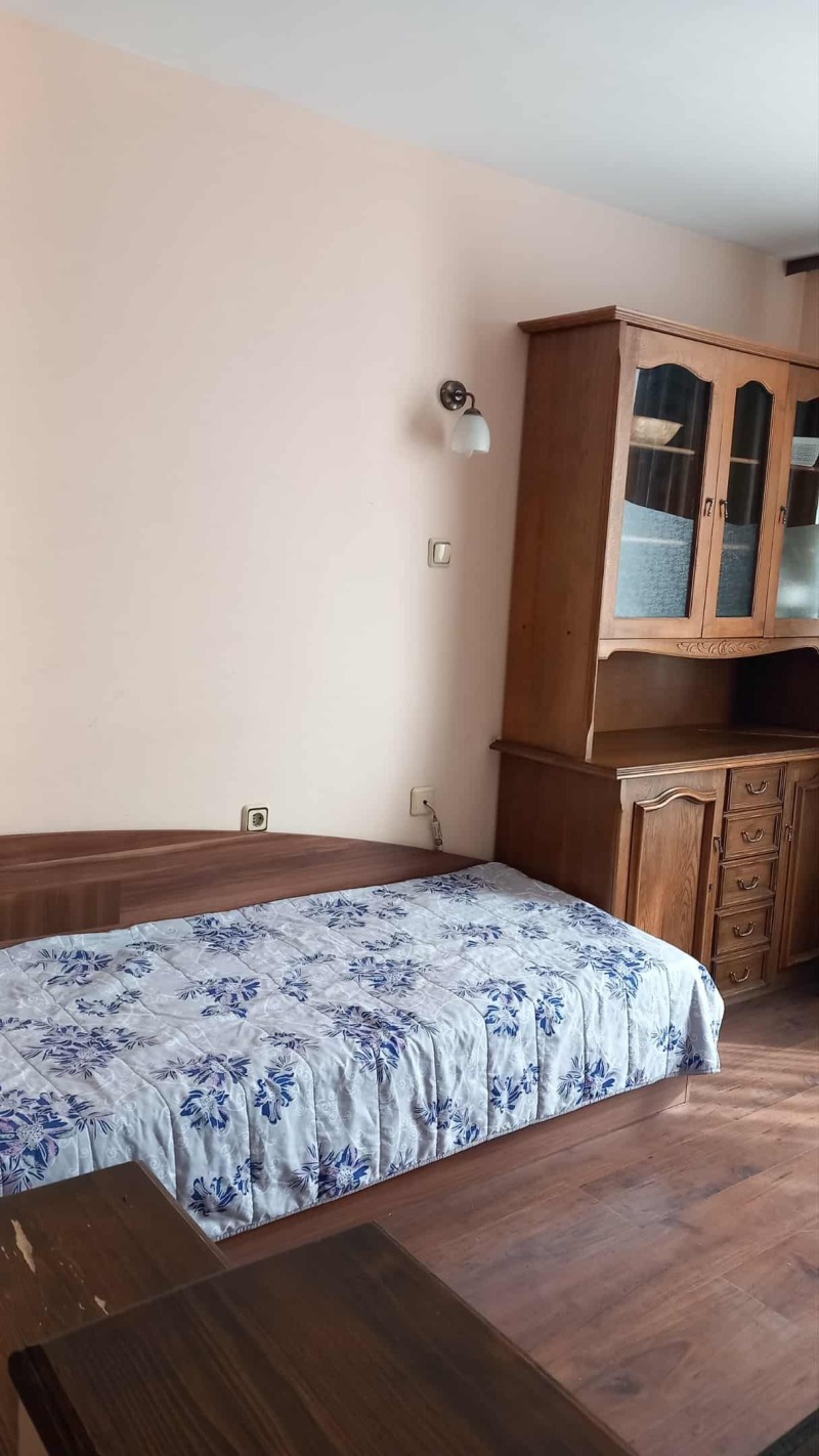 Дава под наем АТЕЛИЕ, ТАВАН, гр. Русе, Широк център, снимка 3 - Апартаменти - 52360323