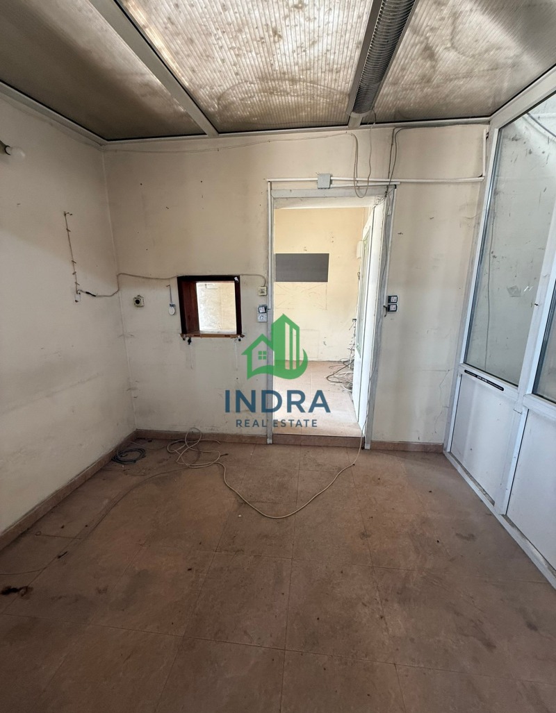 Издаје се  Индустријска зграда Бургас , Славејков , 1000 м2 | 92841219 - слика [11]