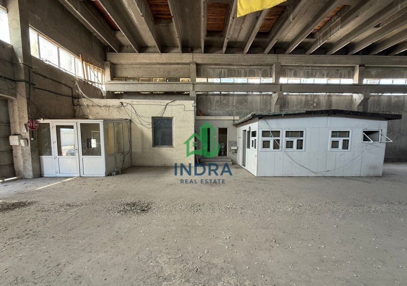 Издаје се  Индустријска зграда Бургас , Славејков , 1000 м2 | 92841219 - слика [2]