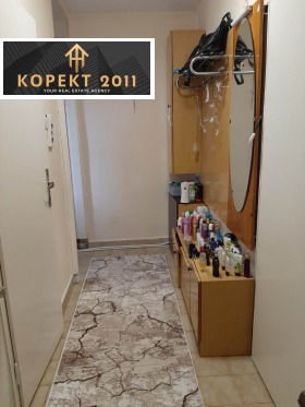 Στούντιο Ζδραβετσ Ηζτοκ, Ρυσε