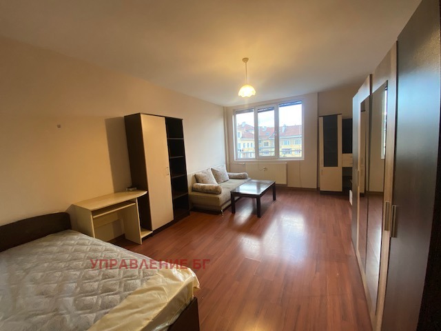 Дава под нем  3-стаен, град София, Център •  500 EUR • ID 21139122 — holmes.bg - [1] 