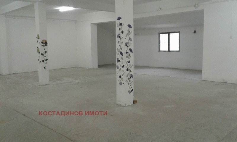 K pronájmu  Úložný prostor Plovdiv , Industrialna zona - Sever , 200 m2 | 87536930