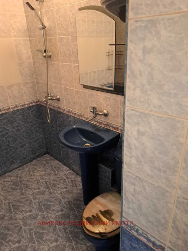 Дава под наем  1-стаен град Пловдив , Кършияка , 40 кв.м | 99373118