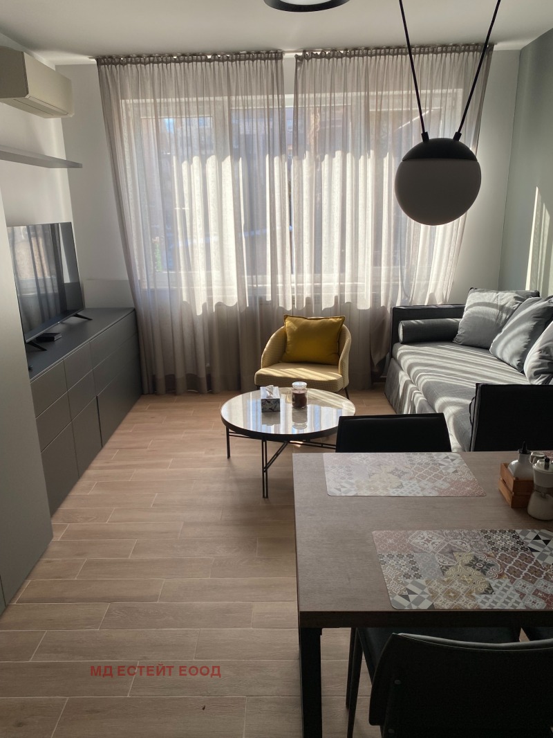 В оренду  1 спальня София , Витоша , 65 кв.м | 93061350