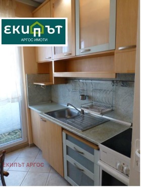 1 dormitorio Chayka, Varna 1