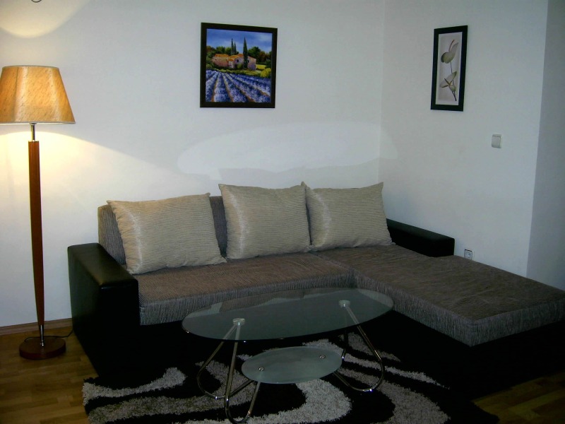 Дава под наем 2-СТАЕН, гр. Варна, Лятно кино Тракия, снимка 2 - Апартаменти - 52769828