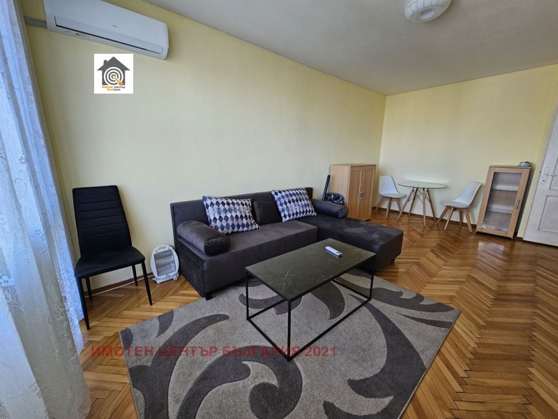 Издаје се  1 спаваћа соба Софија , Дарвеница , 60 м2 | 52419296
