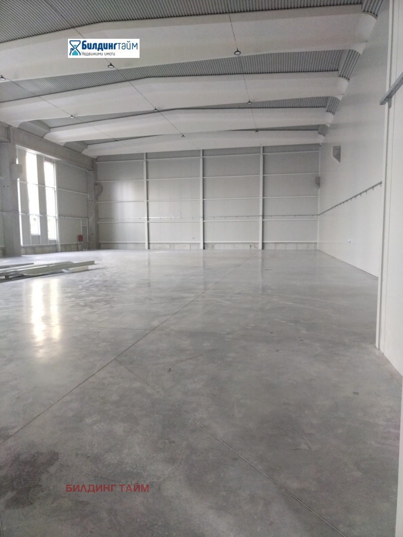 Дава под Наем СКЛАД в град Шумен, Добруджански - 1806 кв.м / 8 300 € » 16 233.39 лв., БИЛДИНГ ТАЙМ