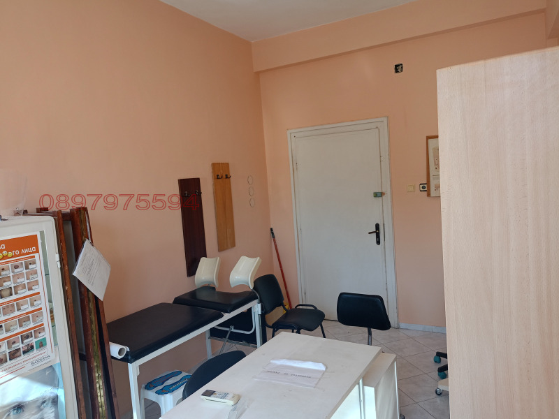 Дава под наем ОФИС, гр. Шумен, Център, снимка 2 - Офиси - 53212182