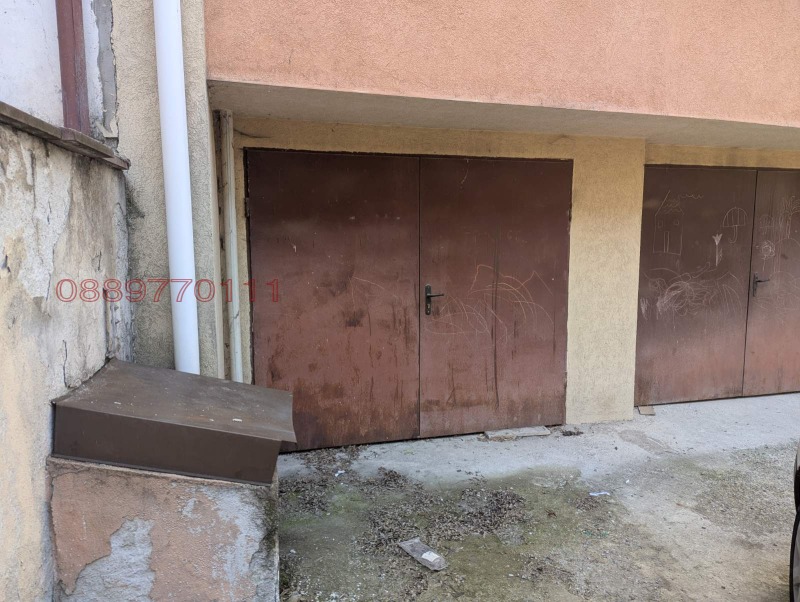 Дава под наем ГАРАЖ, ПАРКОМЯСТО, гр. София, Банишора, снимка 2 - Гаражи и паркоместа - 52428435