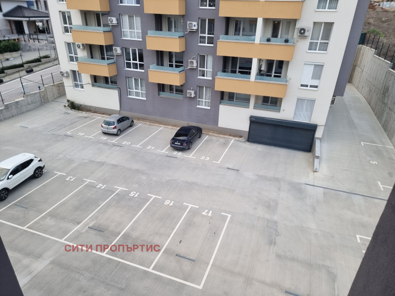 Дава под наем ГАРАЖ, ПАРКОМЯСТО, гр. Благоевград, Освобождение, снимка 2 - Гаражи и паркоместа - 53603209