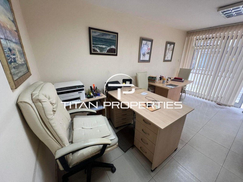 Дава под Наем ОФИС в град Варна, Център - 19 кв.м / 300 € » 586.75 лв., ТИТАН ПРОПЪРТИС ВАРНА