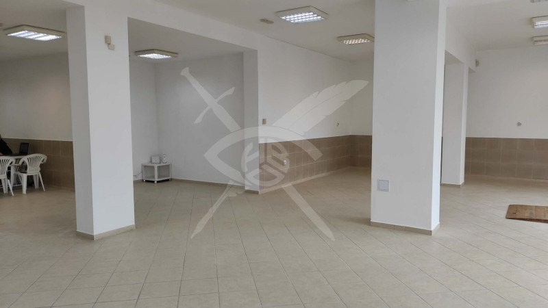 Дава под Наем МАГАЗИН в град Варна, Владислав Варненчик 1 - 125 кв.м / 1 200 € » 2 347.00 лв., ЕКС НВД ООД