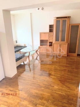 1 chambre Lyatno kino Trakiya, Varna