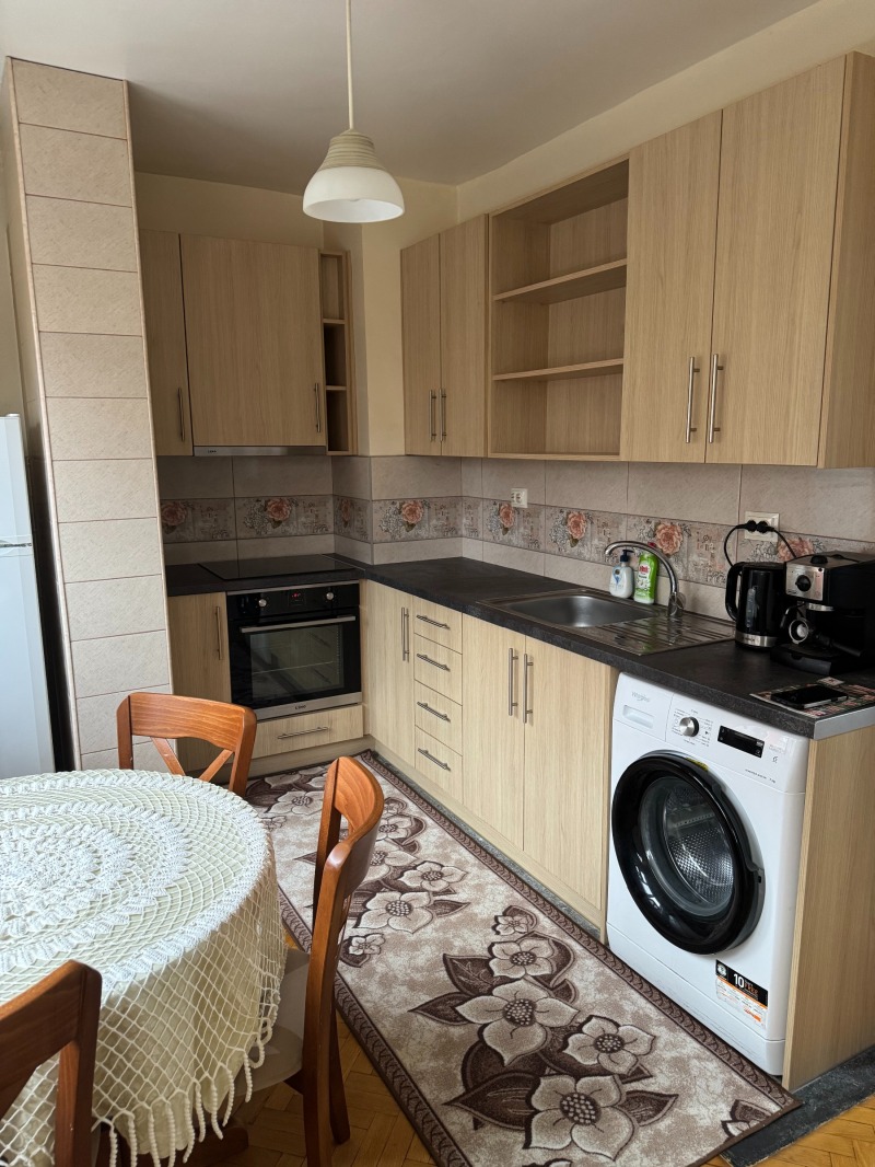 Дава под наем 3-СТАЕН, гр. Плевен, Идеален център