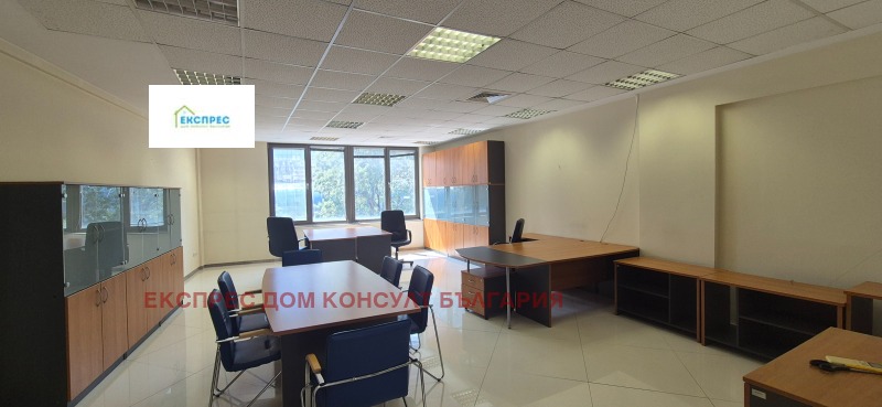Дава под нем  Офис, град София, Изток •  800 € • ID 35486522 — holmes.bg - [1] 