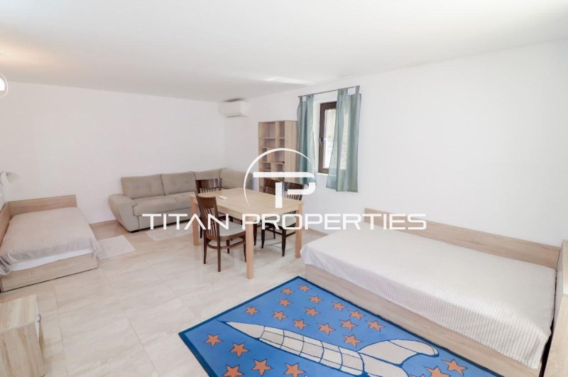 Издаје се  1 спаваћа соба Варна , Грацка махала , 90 м2 | 38082502 - слика [4]
