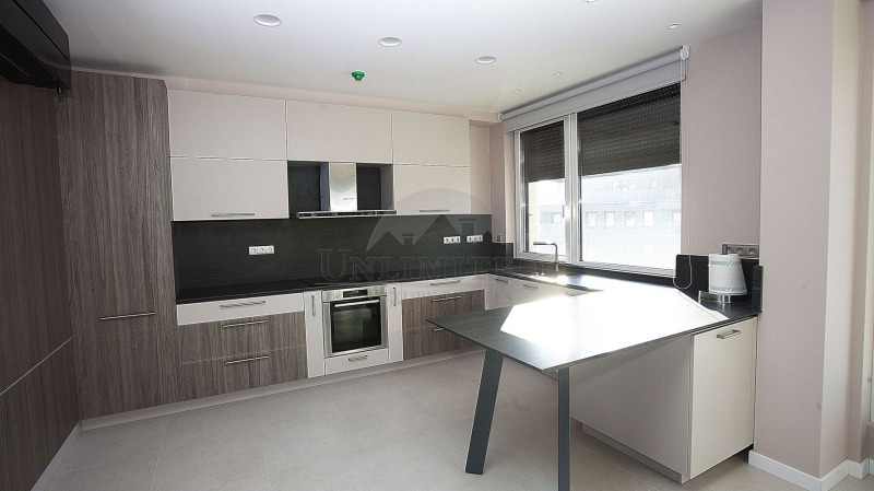 Kiadó  3 hálószobás Sofia , Iztok , 320 négyzetméter | 42894166 - kép [3]