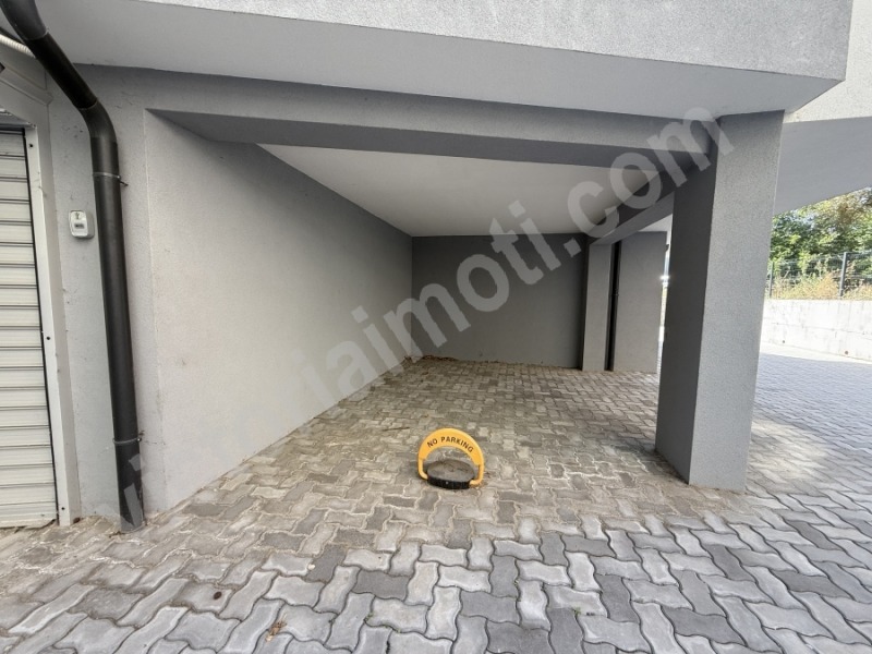 Дава под Наем ПАРКОМЯСТО в град Велико Търново, Център - 18 кв.м / 65 € » 127.13 лв., ВИКТОРИЯ ИМОТИ ЕООД