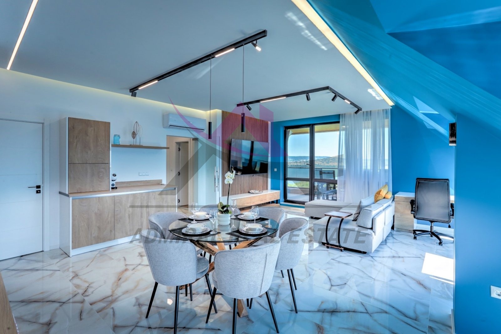 Дава под наем 4-СТАЕН, гр. Варна, Галата, снимка 2 - Апартаменти - 53895057