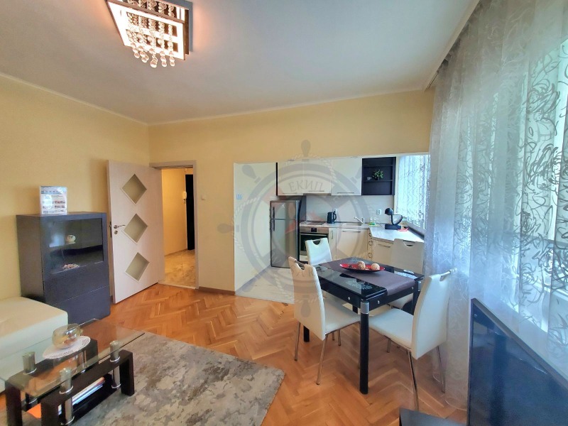 Дава под Наем 3-СТАЕН в град Варна, ВИНС-Червен площад - 80 кв.м / 820 € » 1 603.78 лв., ЕКИП САРТ
