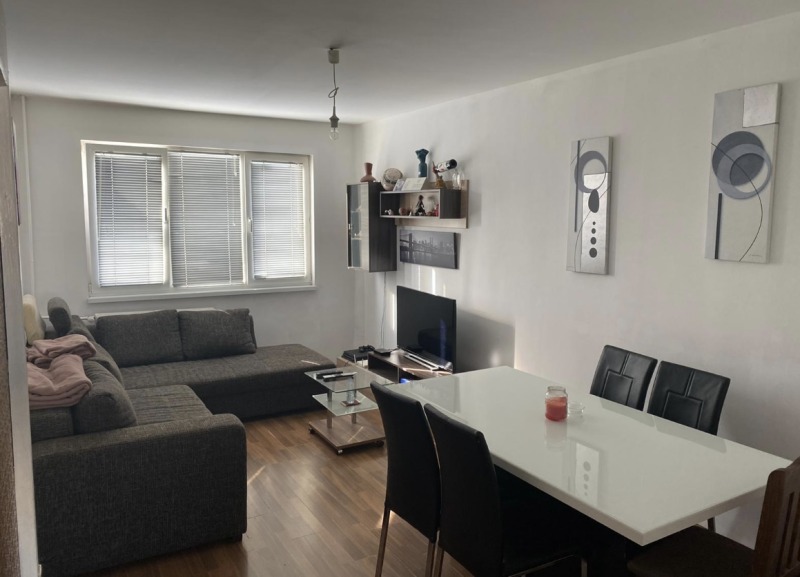 Vuokrattavana  1 makuuhuone Sofia , Mladost 4 , 63 neliömetriä | 65001356
