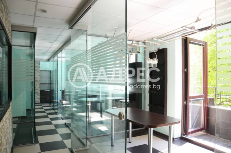 A louer  Bureau Sofia , Tsentar , 110 m² | 95219636